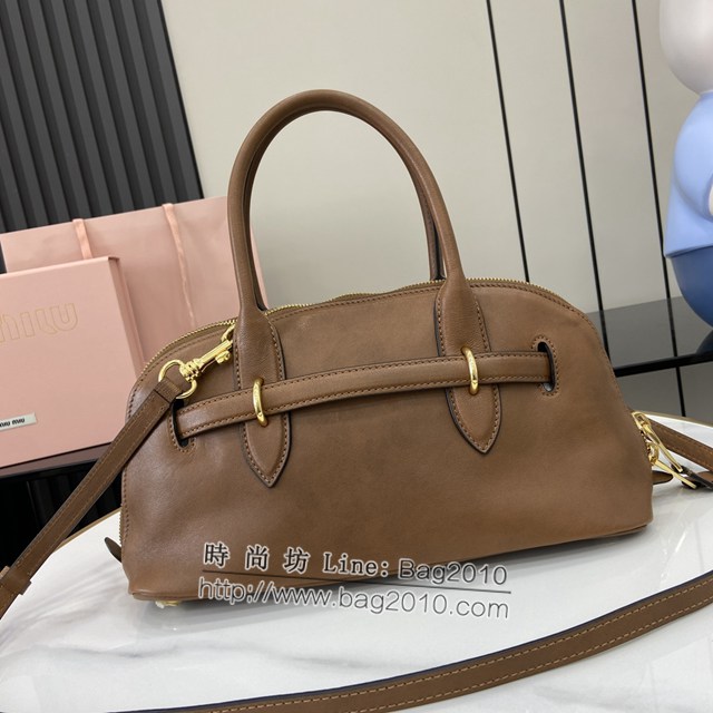 miumiu專櫃繆繆最新款爆款保齡球包原廠皮革手提包 jh2343型號：5bb168